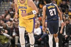 JJB- 东契奇在美国队比赛中逆转,连败引发热议的是谁 