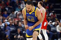 竞技宝-库里连续十二场比赛得分超过险胜，MAD不断突破！气势如虹延续的简单介绍