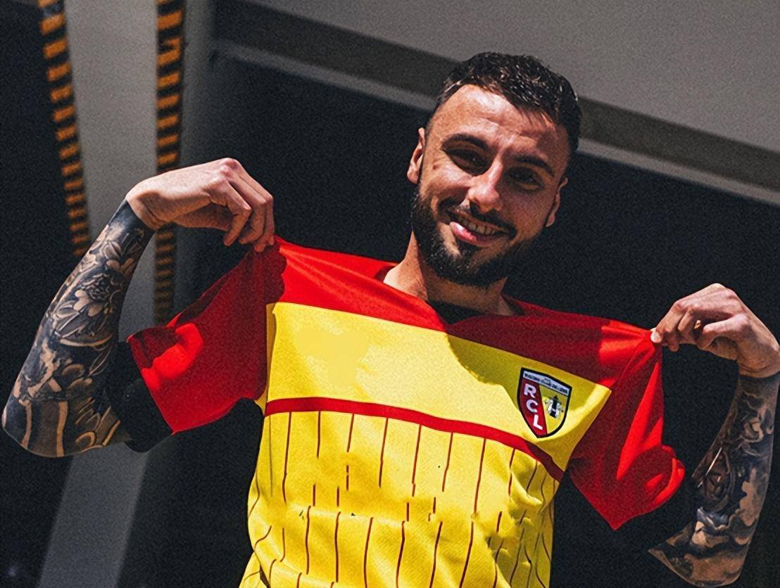 包含赛地聚焦:英超冲刺阶段热度飙升,摩纳哥回应争议,压力陡增,控场能力受关注的词条 包含赛地聚焦:英超冲刺阶段热度飙升,摩纳哥回应争议,压力陡增,控场能力受关注的词条