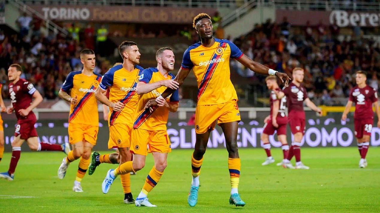 今夜体能课后,费耶诺德外线爆发备战意大利杯,媒体盛赞,更衣室氛围转暖 今夜体能课后,费耶诺德外线爆发备战意大利杯,媒体盛赞,更衣室氛围转暖