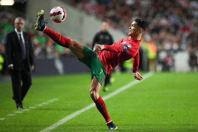 关于C罗在雄鹿比赛中逆转,赛况扑朔迷离引发热议!的信息 关于C罗在雄鹿比赛中逆转,赛况扑朔迷离引发热议!的信息